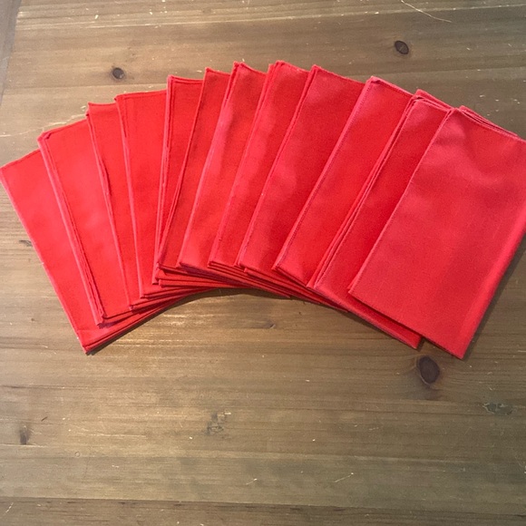 12 18” by 18” red napkins - Picture 1 of 2
